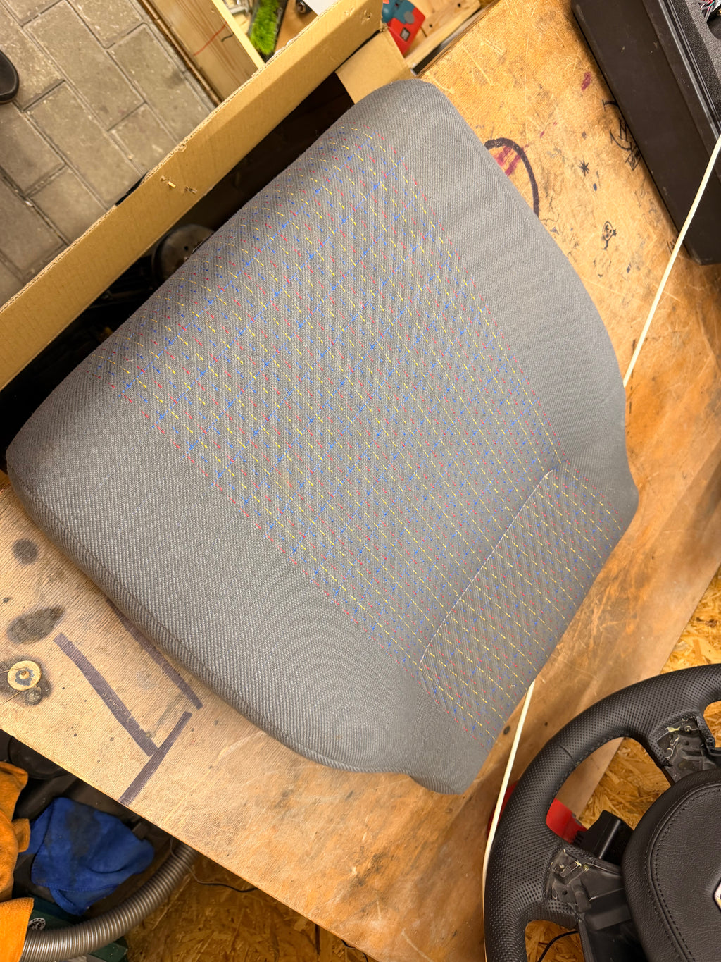 Sitzfläche / Sitzpolster komplett für MAN L2000 / MAN M2000 / MAN F2000 – ISRI inkl.Sitzblech